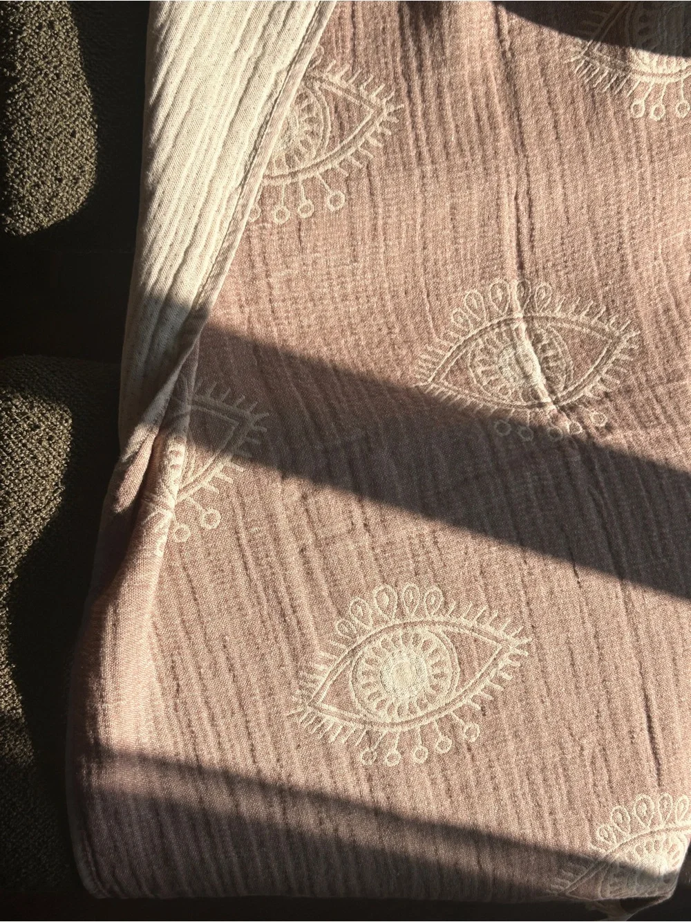 Eyes 100% Organic Woven Cotton Blanket Towel Wrap Taupe + Cream NEW